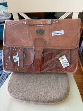 Cuero brand, NWT 100% all Tan Leather Briefcase Satchel for Men